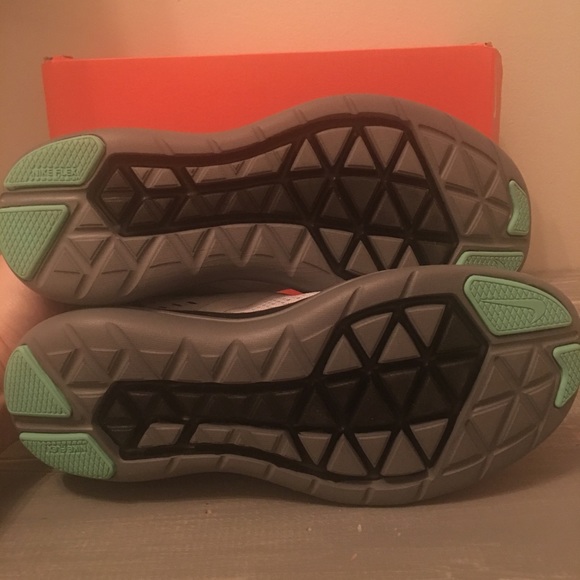New in Box Nike Flex 2017 RN - Picture 6 of 8